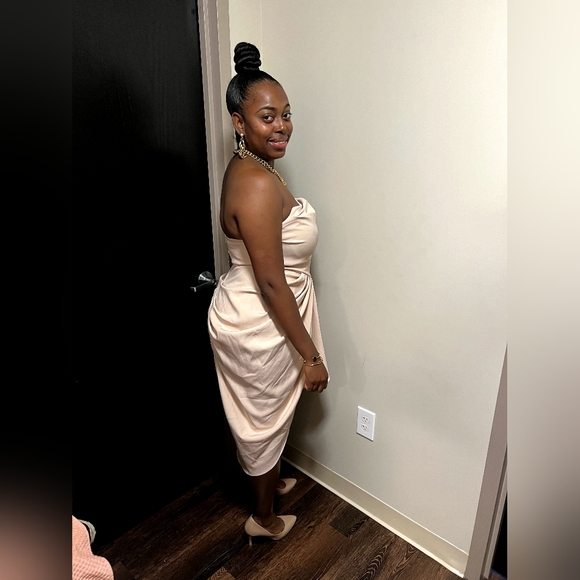 BELLA IS LIVE WITH HER SOLO SHOW (HOME OF NAME YOUR PRICE) 💜 - Picture 8 of 13